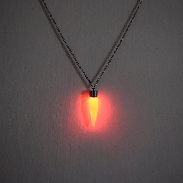 Light Up Glow Pendant Necklace Eternity Led 